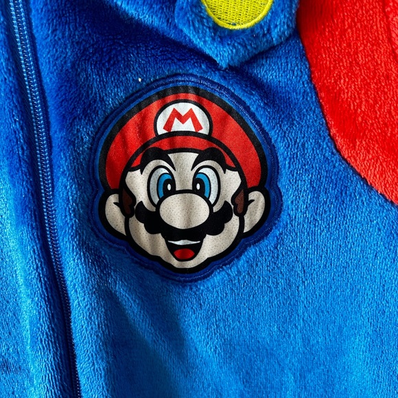 Super Mario 100 % Polyester Boys Onesie. - Picture 3 of 9